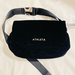 NWT BLACK ATHLETA velvet Fanny pack.